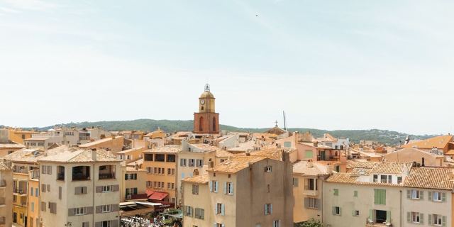 Les toits de La Ponche et le clocher de Saint-Tropez
